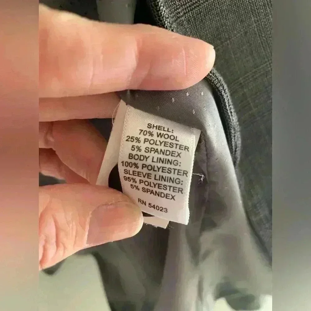 Woman’s Banana Republic Grey Plaid Wool Blend Plus Long Sleeve Business Blazer